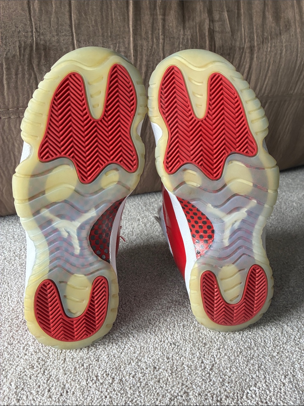 jordan 11 cherry size 8 men’s - Picture 6 of 6